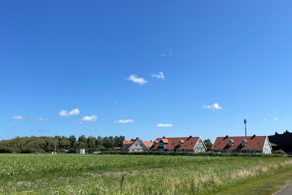 Nordholland, Niederlande, Häuse am Feld