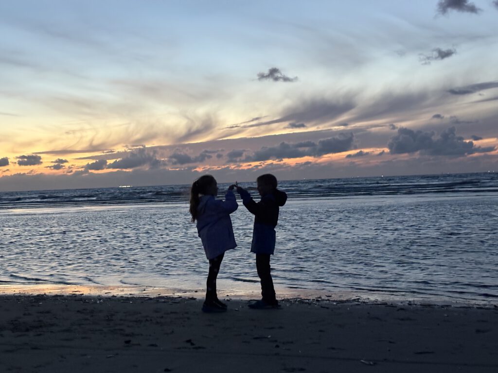 66 1. Abend am Strand