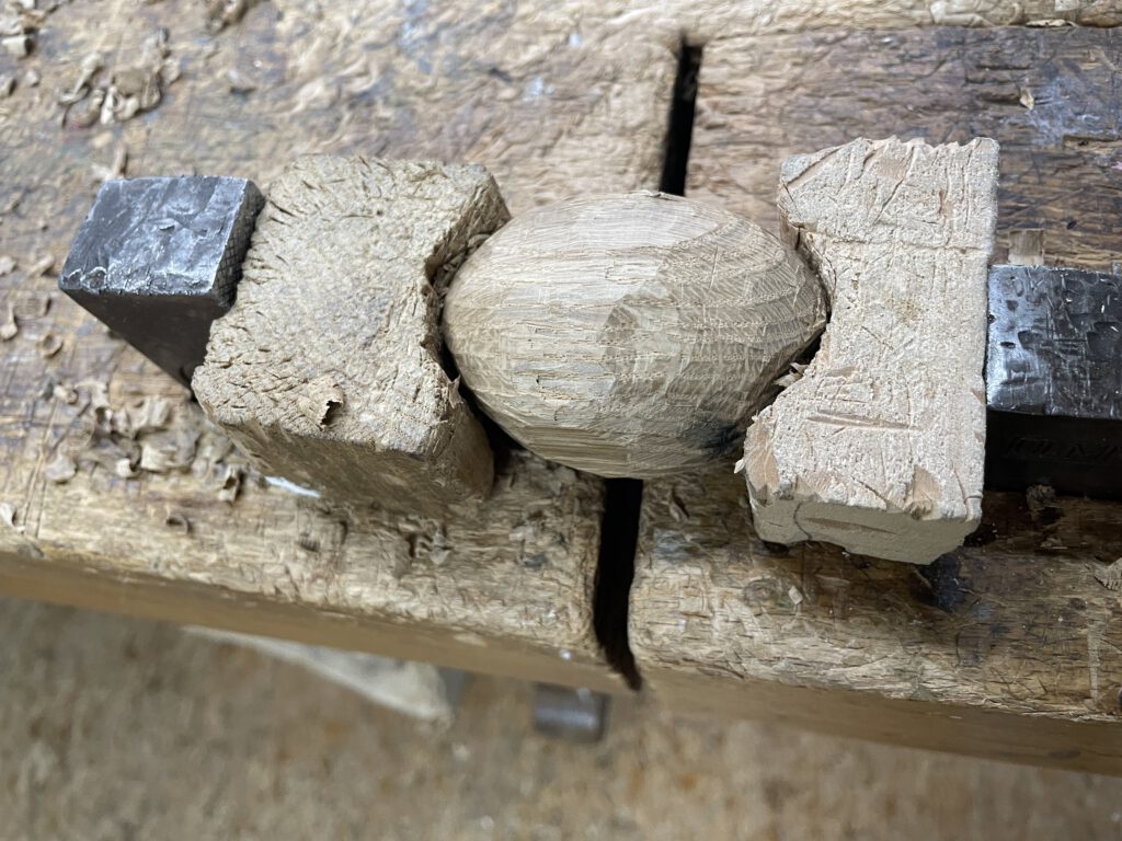 66 rundes Stueck Holz einspannen